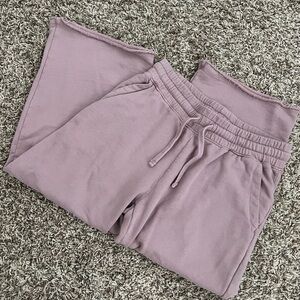 Pact Capri Sweatpants